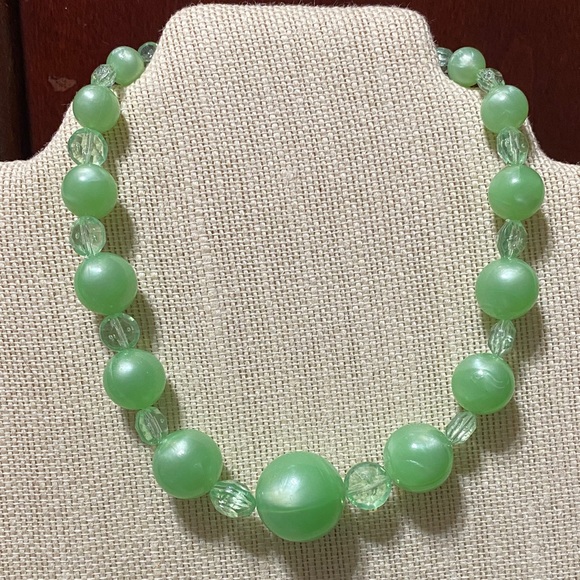Coro Jewelry - Elegant Coro vintage Green Beaded choker 15” to 18” long Necklace